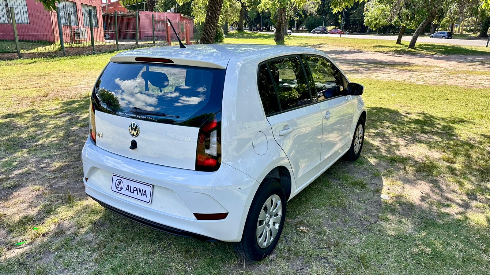 Volkswagen up! Move - Image 3