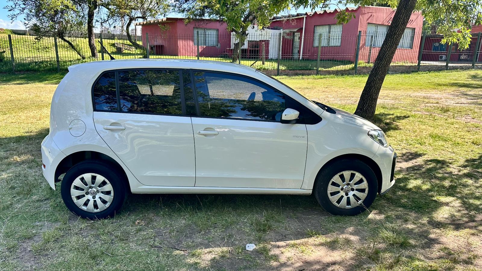 Volkswagen up! Move - Image 17